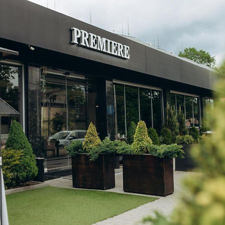 Premiere Hotel Khust Bagian luar foto